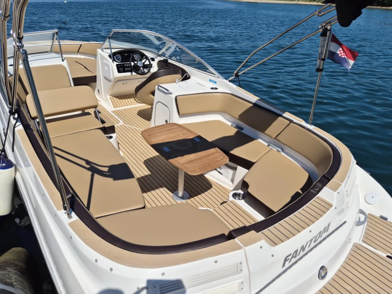 Yacht charter Poreč cheap Bayliner 249 SD