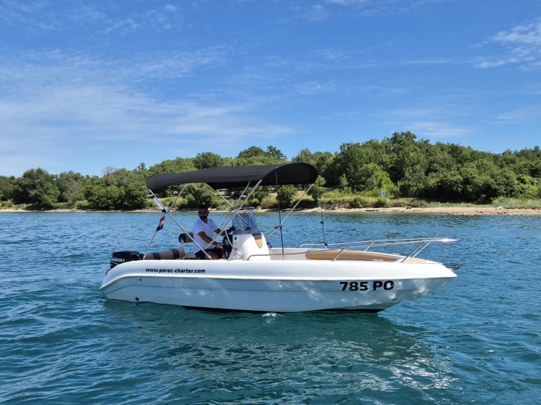 Motorboat for rent Poreč at the best price