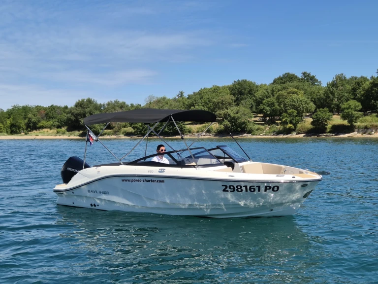 Motorboat for rent Poreč at the best price