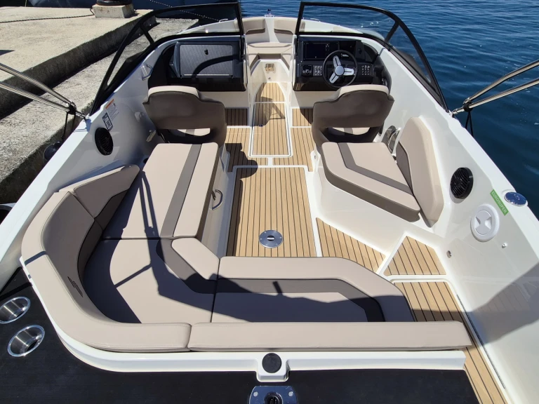 Yacht charter Poreč cheap VR6 OB