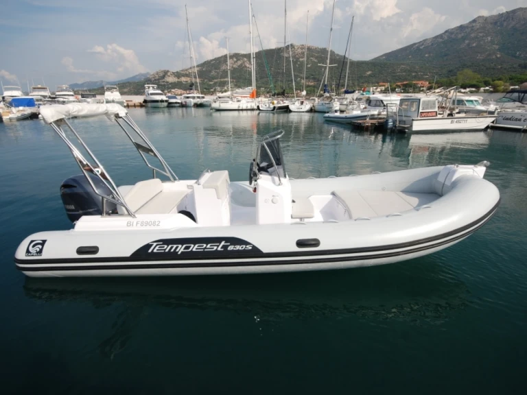 Yacht charter Le Lavandou cheap Tempest 630