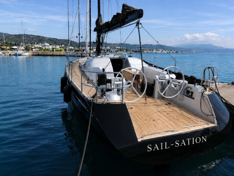 Bareboat Rental Sailboat Sparkman-Stephens with a boat licence