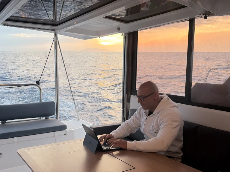 Yacht charter Rimini cheap Bali Catspace MY