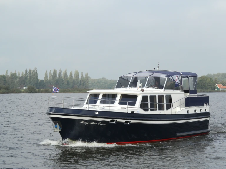 Boat rental privateer 49 in Gaastmeer on Samboat