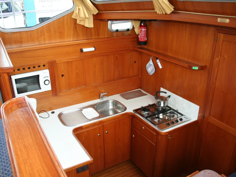 Motorboat for rent Gaastmeer at the best price