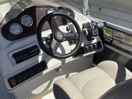Yacht charter Aix-les-Bains cheap fundeck 190