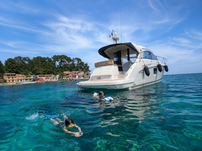Luxury Yacht for rent Toulon at the best price