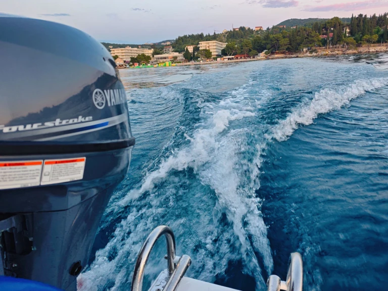 Rent a Elan Pasara 490 Cavtat
