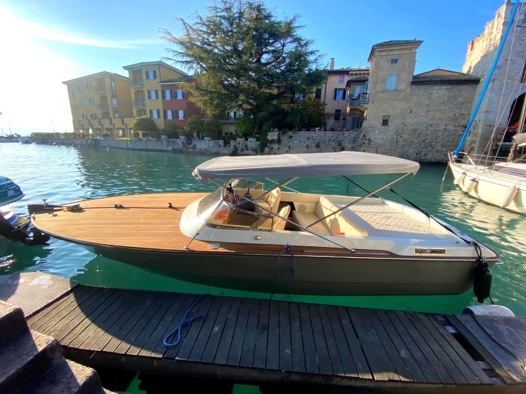 Ilver JUNIOR 22 charter bareboat or captained in  Sirmione