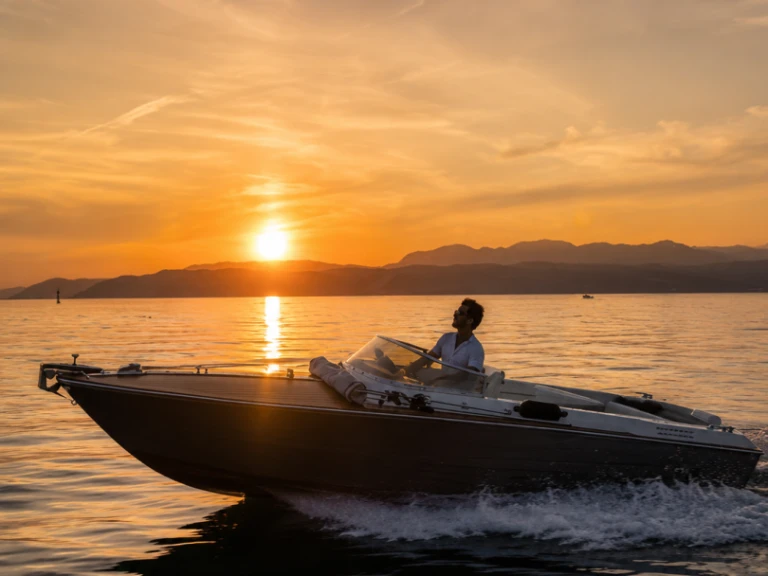 Motorboat rental in Sirmione - Ilver JUNIOR 22