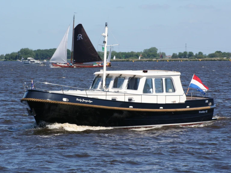 Bareboat Rental Motorboat staaldus with a boat licence