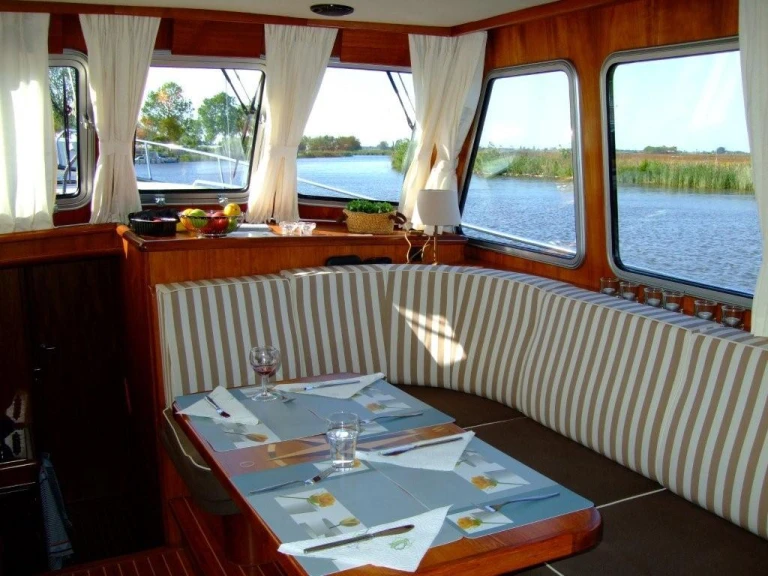 Yacht charter Gaastmeer cheap 42