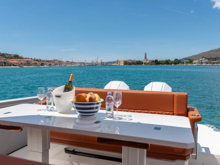 Boat rental Saxdor Saxdor 320 GTO in Split on Samboat