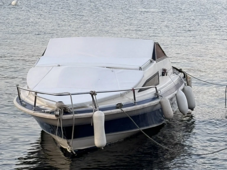 Motorboat for rent Stresa at the best price