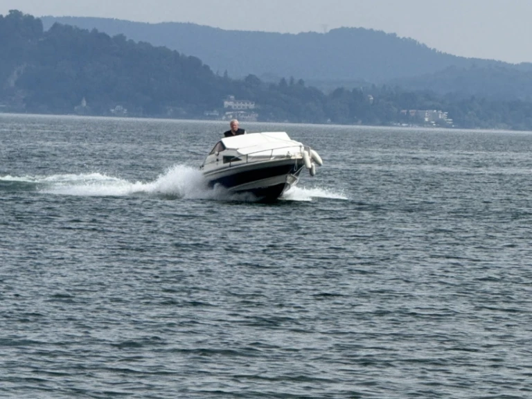 A HELLAS Hermes  in Stresa on SamBoat