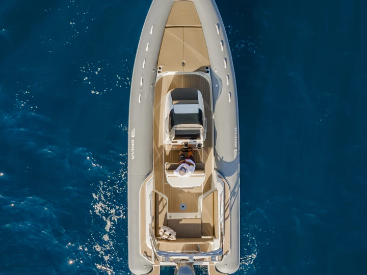 Motorboat for rent Sorrento at the best price