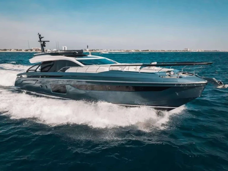 Rent a Azimut Six Seven Miami