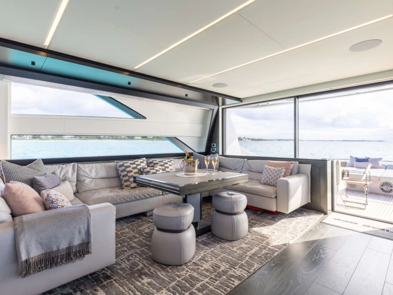 Luxury Yacht rental with or without captain Pershing Nassau