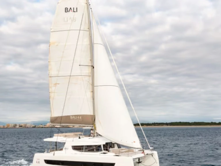 Boat rental Bali Bali 4.4 in Airlie Beach on Samboat