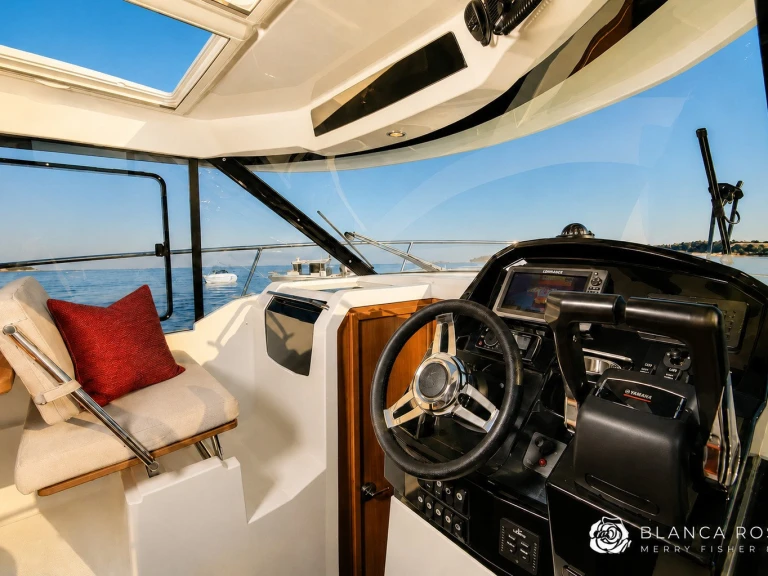 Bareboat Rental Motorboat Jeanneau with a boat licence