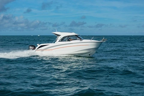 Bareboat Rental Motorboat Bénéteau with a boat licence