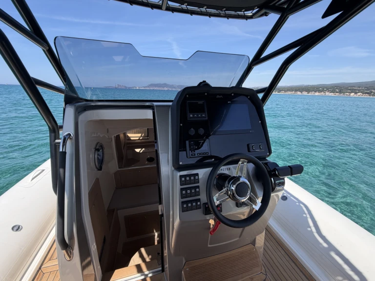 Bwa SPORT 33 GTO in La Madrague on SamBoat
