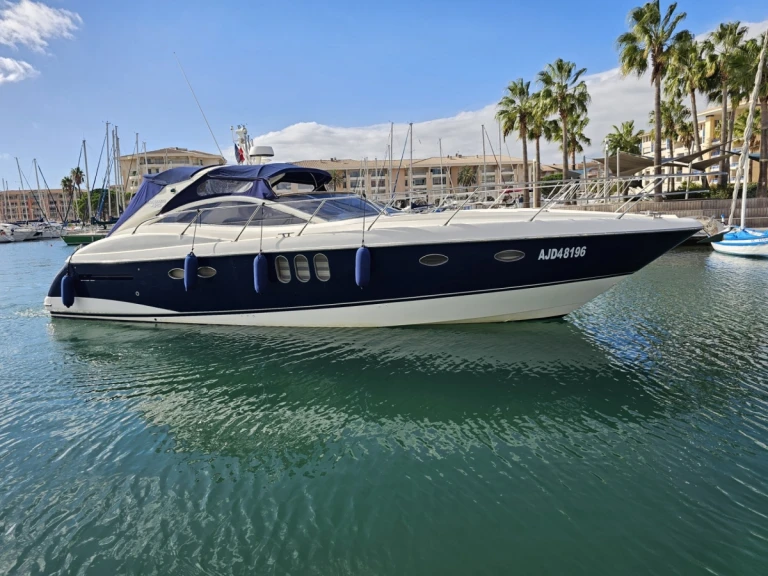 Motorboat for rent Saint-Raphaël at the best price