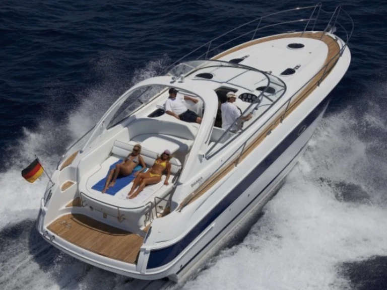 Bareboat Rental Motorboat Bavaria with a boat licence