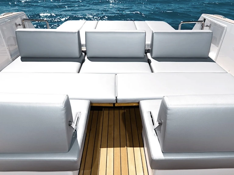 Rent a Fjord Fjord 52 Open Port de Saint Tropez