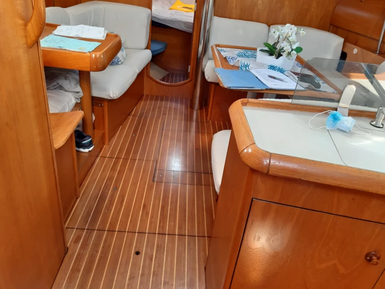 Boat rental Jeanneau Sun Odyssey 40 in Marina Lido on Samboat