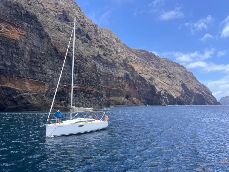 Rent a Jeanneau Sun Odyssey 349 Performance Porto do Funchal