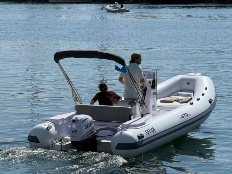 Boat rental Selva Selva 570 Elegance in Naples on Samboat