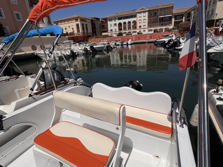 Sans Permis Marino 500 charter bareboat or captained in  Port Fréjus