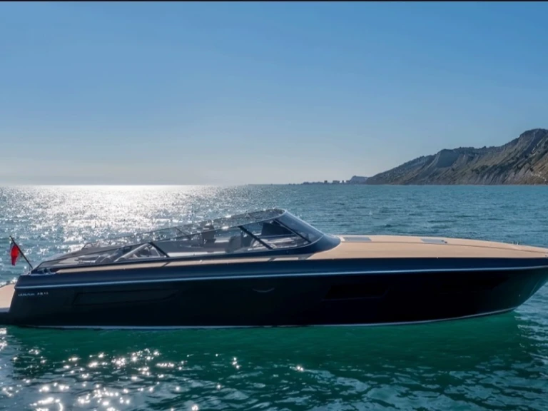 Itama Itama 45 in Castellammare di Stabia on SamBoat