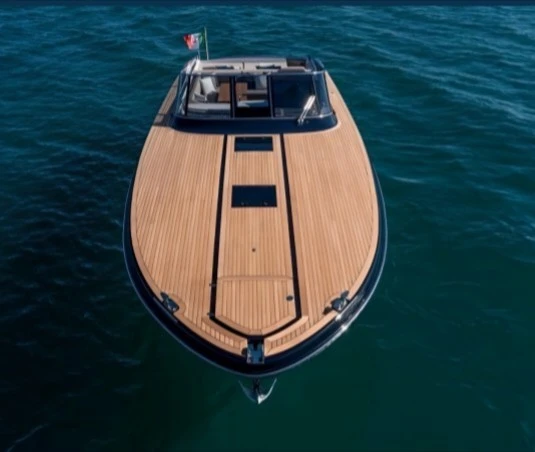 Itama Itama 45 charter bareboat or captained in  Castellammare di Stabia
