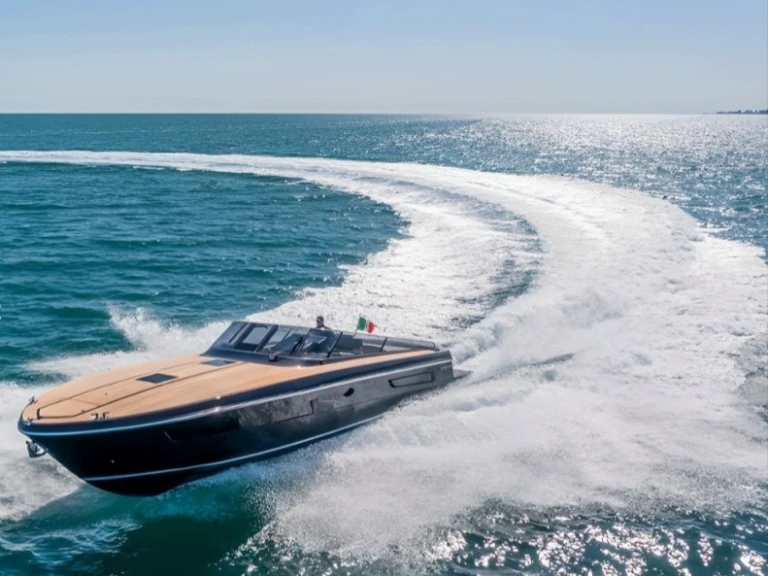 Itama Itama 45 in Castellammare di Stabia on SamBoat