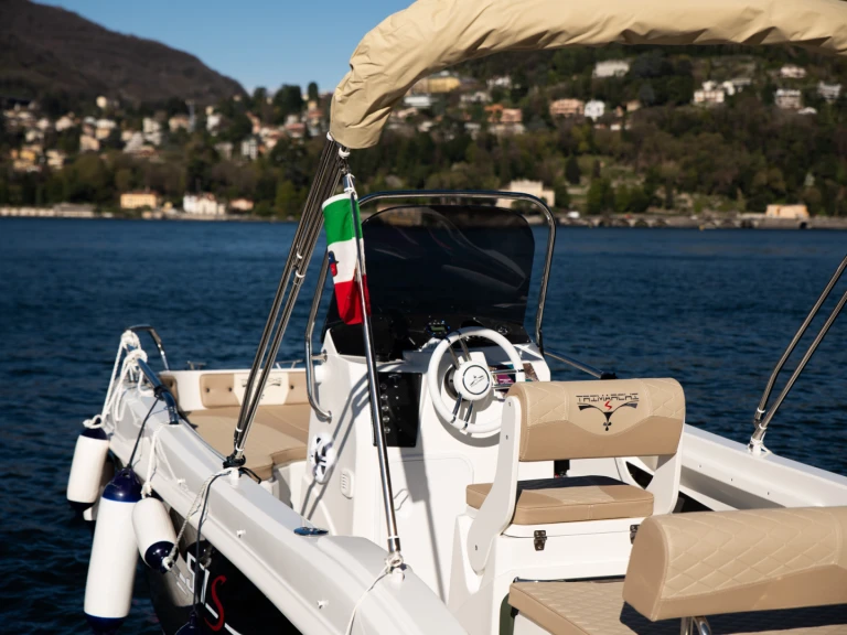 Motorboat for rent Como (City) at the best price