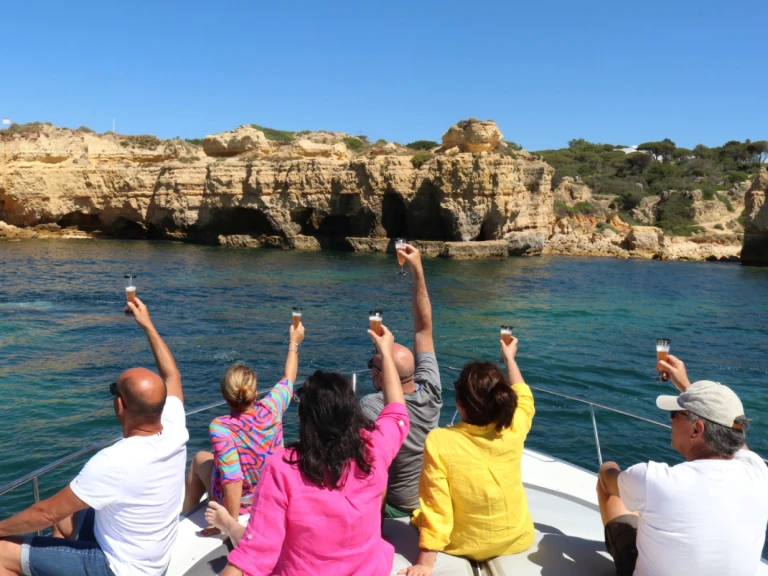Rent a Pershing Pershing 43 HT Albufeira