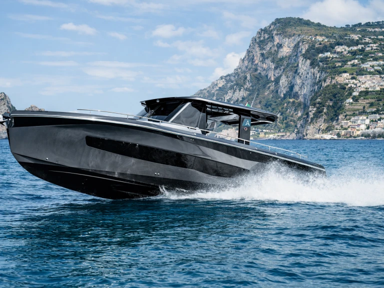 Luxury Yacht for rent Castellammare di Stabia at the best price