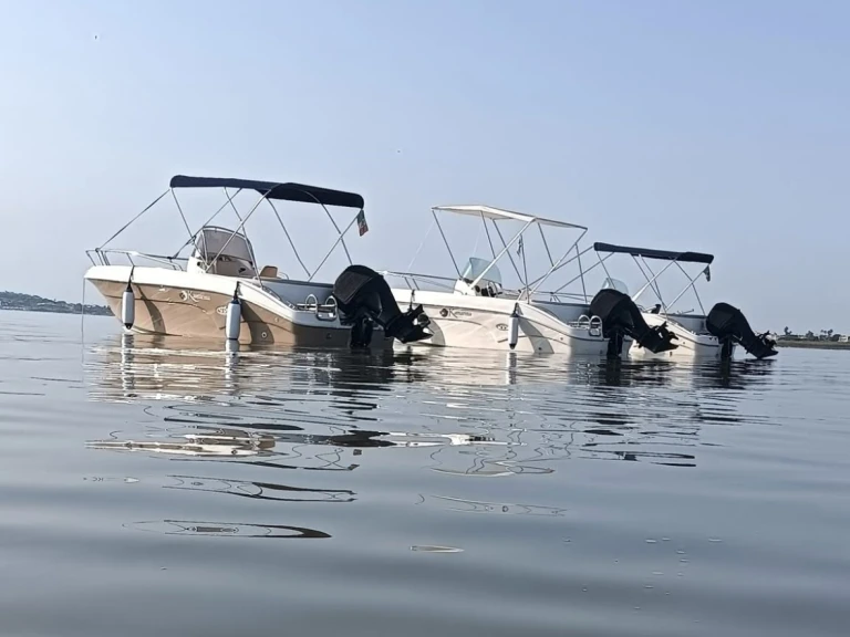 Motorboat rental with or without captain Kamarina Italy