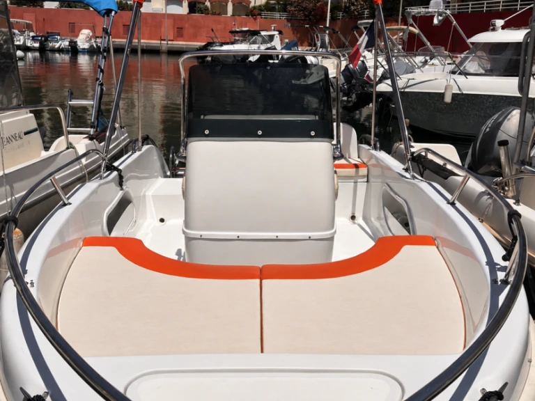 Bareboat Rental Motorboat Sans Permis Marino with a boat licence