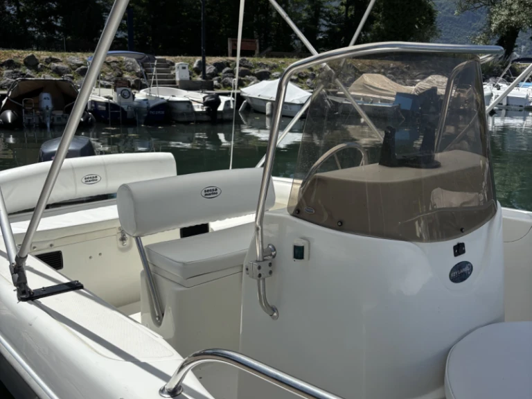 Yacht charter Aix-les-Bains cheap Key Largo 16