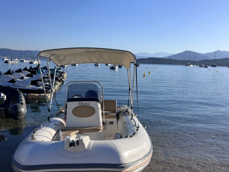 Yacht charter Pietrosella cheap Medline 550