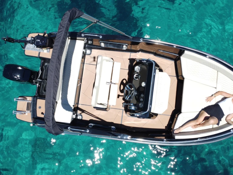 Motorboat rental with or without captain Nireus Mykonos (City)