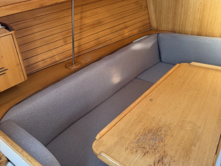 Yacht charter Loctudy cheap Feeling 32
