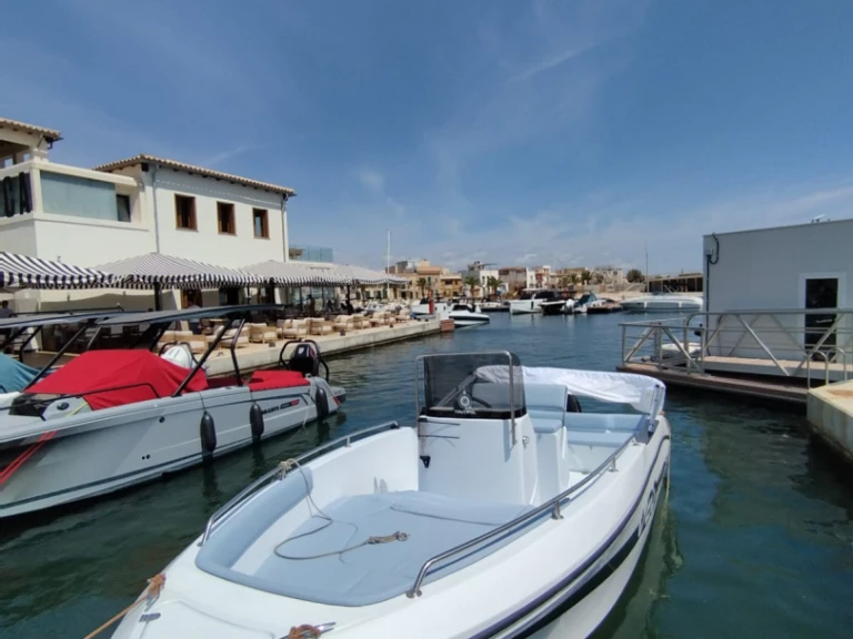 Bareboat Rental Motorboat Nautipol with a boat licence