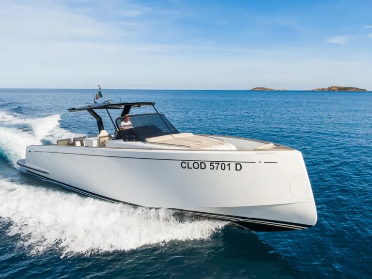 Luxury Yacht rental with or without captain Pardo Yachts Juan-les-Pins