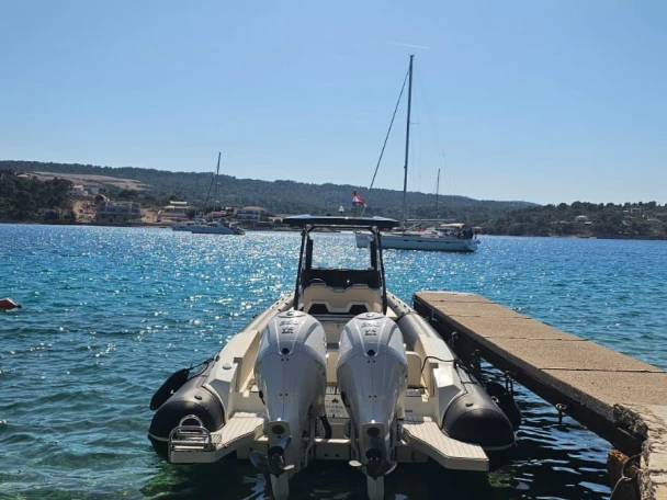 Bareboat Rental RIB Nuova Jolly with a boat licence