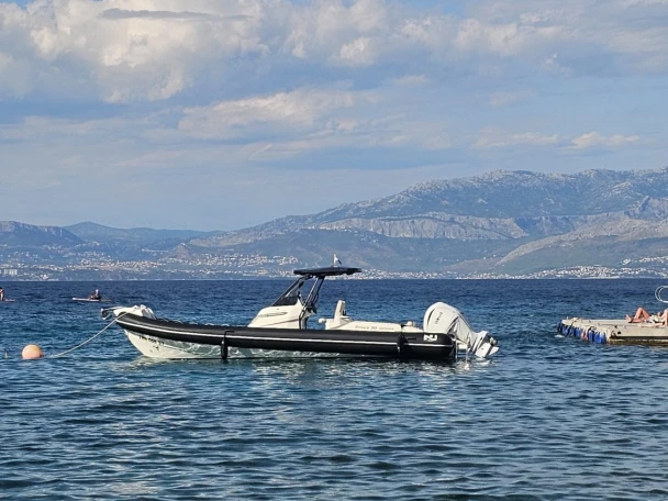 Nuova Jolly Prince 30 in Marina Zenta on SamBoat