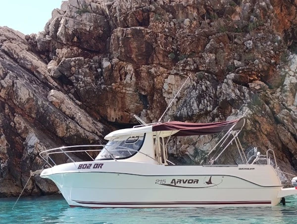 Motorboat for rent Bar at the best price